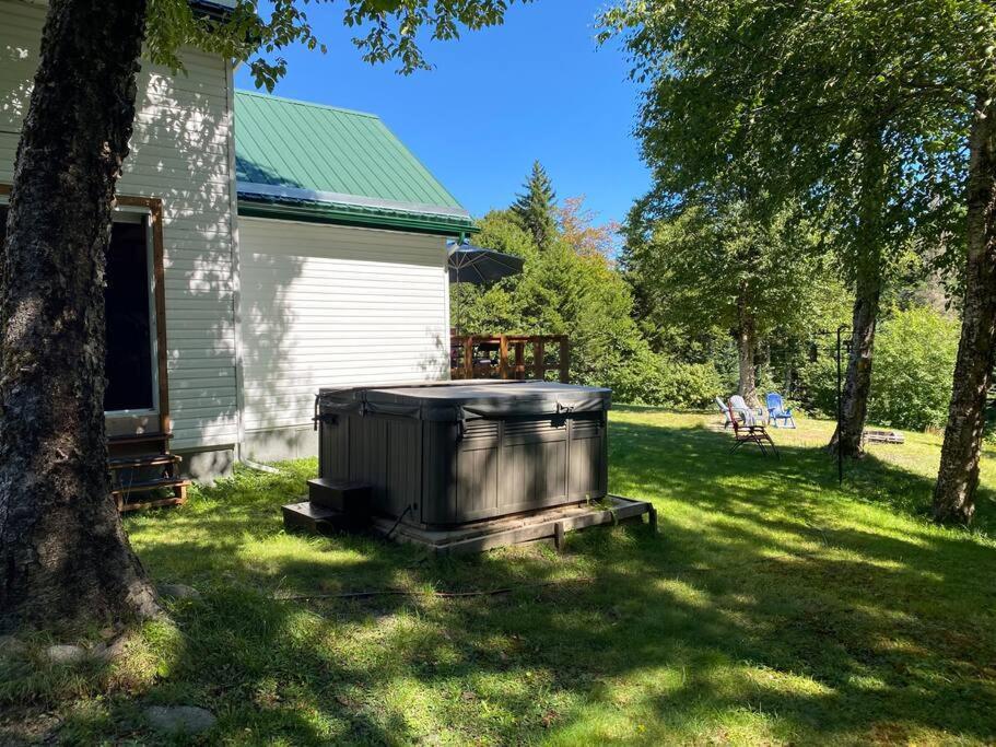 Le Jazz- Chalet Rustique/Chic Avec Spa Notre-Dame-Des-Bois Exterior photo