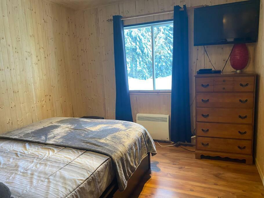 Le Jazz- Chalet Rustique/Chic Avec Spa Notre-Dame-Des-Bois Exterior photo